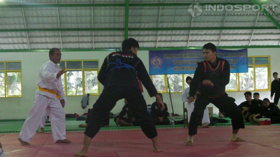Tim pencak silat Singapura melakoni uji tanding untuk persiapan Kejuaraan Dunia Pencak Silat di Thailand. Copyright: &copy; Ginanjar/INDOSPORT